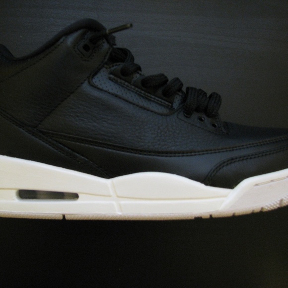 Air Jordan 3 Retro Cyber Monday Sneaker - Picture 7 of 8